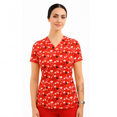 POLERA CLÍNICA MUJER ESTAMPADA MIKE’S ANTIFLUIDO CORAZONES